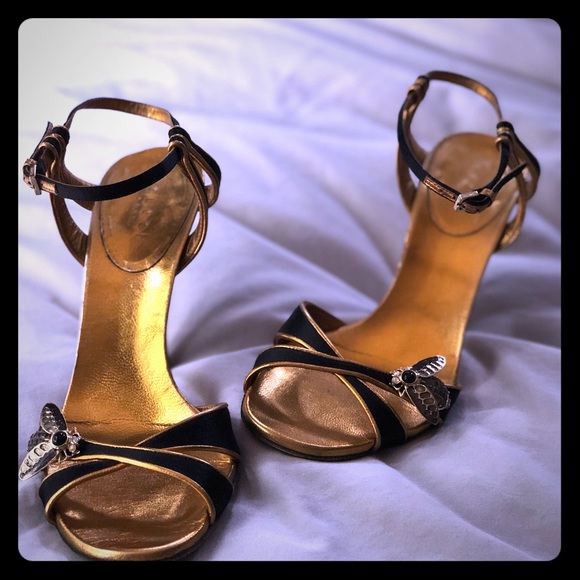 gucci bumblebee sandals